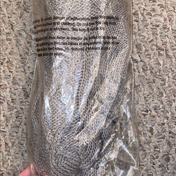 NWT Muk Luks house slippers - Picture 4 of 5